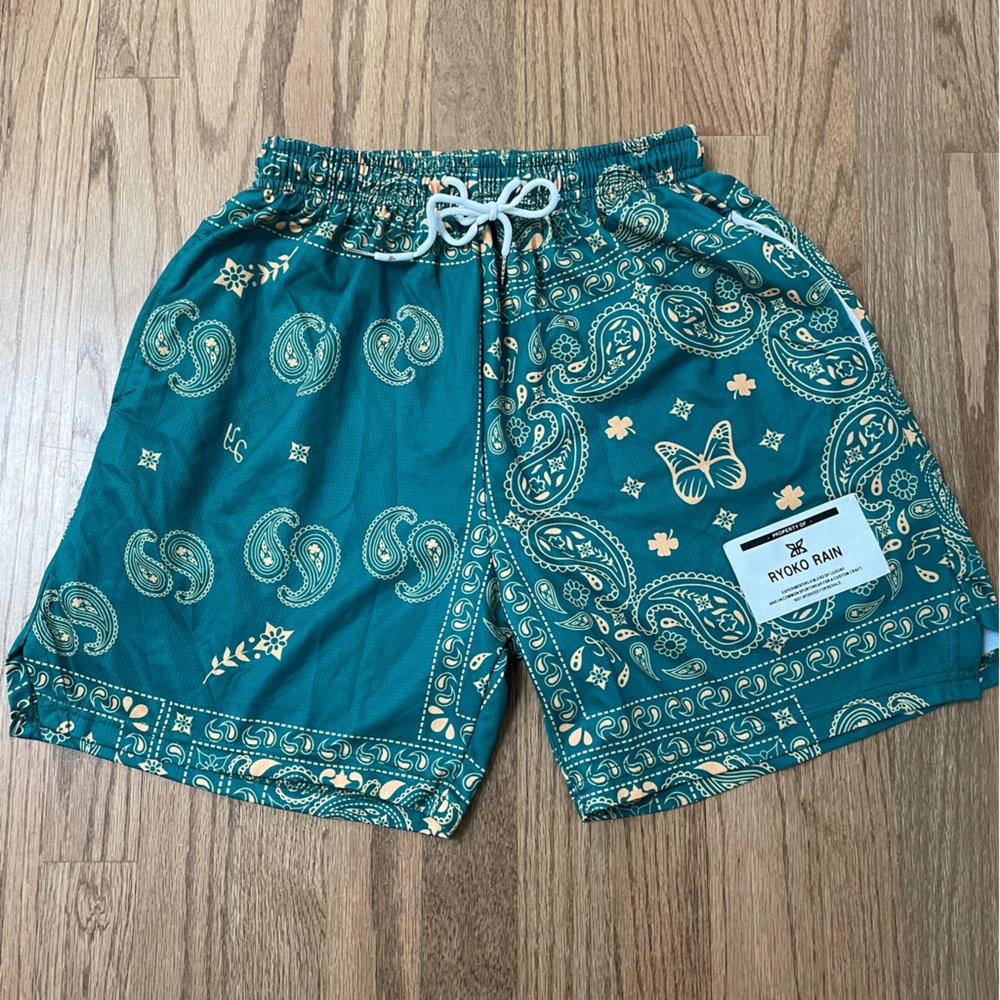 Ryoko Rain Paisley Green & Gold Shorts - large
